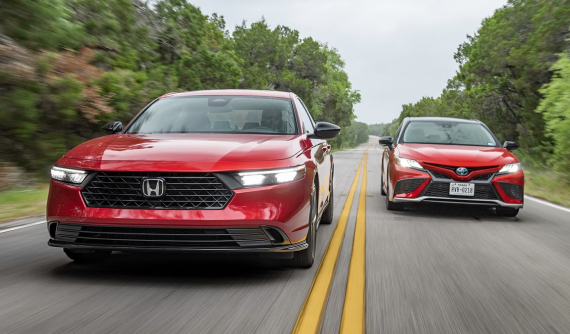 Bất chấp sự lên ngôi của SUV, những mẫu sedan gia đình này vẫn trụ vững trên thị trường