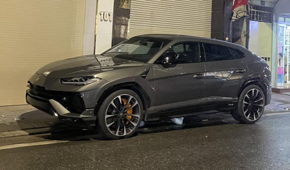 Siêu SUV Lamborghini Urus S đầu tiên xuất hiện tại Việt Nam, đối thủ trực tiếp của Aston Martin DBX 707