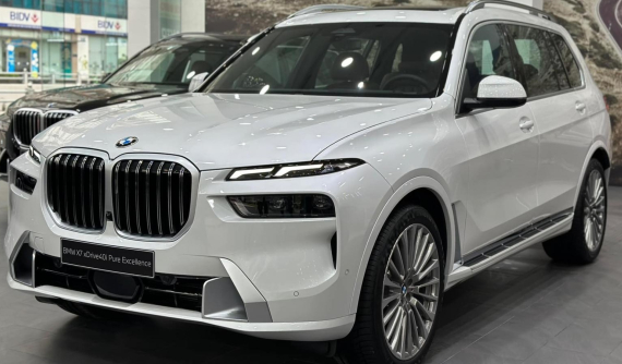 SUV hạng sang BMW X7 giảm giá "kinh hoàng", rẻ hơn vài tỷ đồng so với Lexus LX600