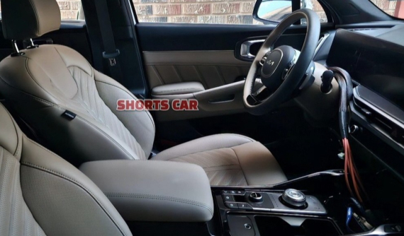 Xem ảnh nội thất thực tế của Kia Sorento 2024 - mối đe dọa lớn dành cho Hyundai Santa Fe thế hệ mới