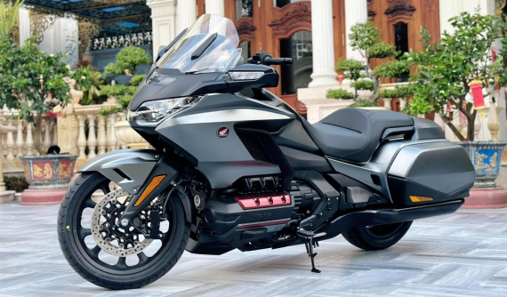 "Vợ lẽ" Honda Gold Wing 2023 của dân chơi Hoàng Kim Khánh mới tậu với giá bằng xe Toyota Camry có gì hấp dẫn?