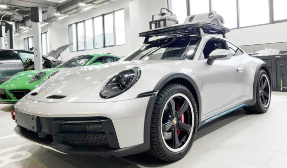 Xe thể thao sinh ra để off-road Porsche 911 Dakar 2023 sẽ được giới thiệu tại Việt Nam trong tuần này