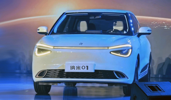 Dongfeng vén màn ô tô điện cỡ nhỏ Nammi 01 với pin thể rắn, sạc 8 phút đi được 200 km