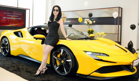 Vợ chồng đại gia Hoàng Kim Khánh rước siêu xe Ferrari SF90 Stradale về nhà trước ngày sinh nhật, giá hơn 40 tỷ đồng