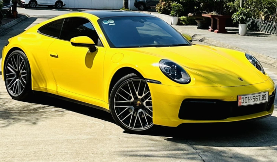 "Hét giá" 5 tỷ đồng cho Toyota Corolla Cross biển 56789 không ai mua, đại gia tậu hẳn Porsche 911 cũ để định danh biển VIP