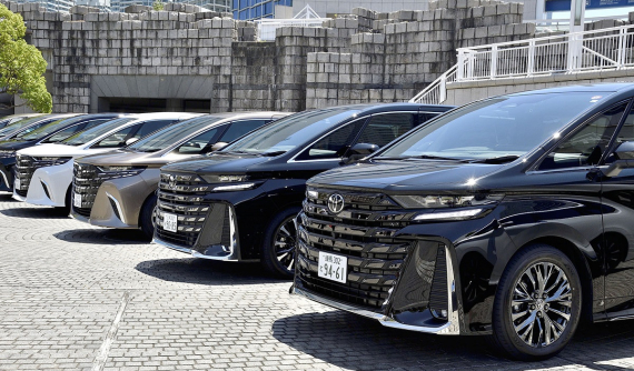 Khách hàng đổ xô đặt mua "chuyên cơ mặt đất" Toyota Alphard 2023, đại lý phải ngừng nhận cọc