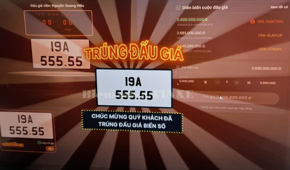 Đấu giá trúng biển 19A-555.55 gần 2,7 tỷ đồng, nam thanh niên 29 tuổi chốt đã có xe BMW 5 tỷ đồng chờ sẵn gắn biển
