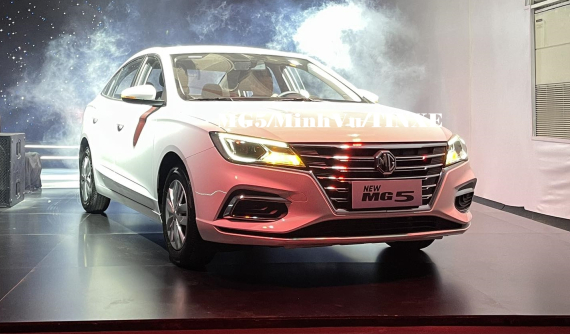 Sedan MG5 ra mắt bản số sàn tại Việt Nam, giá còn rẻ hơn Hyundai Grand i10 sedan