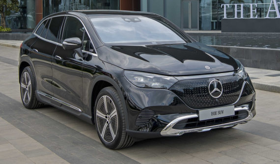 Đánh giá nhanh EQE SUV tại Việt Nam: Xe Mercedes-Benz tăng tốc 0-100 km/h chỉ 4,9 giây nhưng không tốn 1 giọt xăng nào