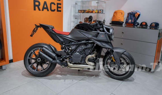KTM Brabus 1300 R - xe phân khối lớn đắt như Mercedes-Benz E-Class của Hoàng Kim Khánh đã có biển số