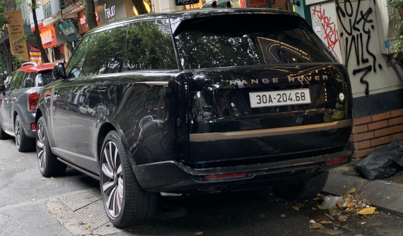 Đây nhiều khả năng là Range Rover SV 2023 đầu tiên tại Việt Nam ra biển số, chiếc SUV mạnh, nhanh và đắt nhất của Land Rover