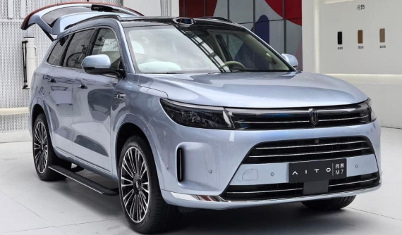 Hot như SUV mới của hãng điện thoại Huawei, hãng tuyên bố không trả cọc nếu khách "bom hàng" nhưng vẫn "bán đắt như tôm tươi"