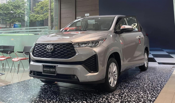 Vừa về đại lý, Toyota Innova Cross đã “đội giá” tới 50 triệu đồng