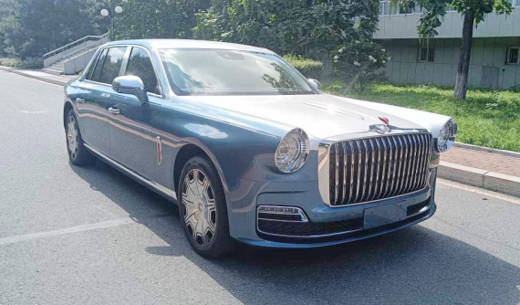 Bạn không đọc nhầm đâu, đây là Hồng Kỳ L5 2023, sedan hạng sang của Trung Quốc có giá ngang với Rolls-Royce Ghost 2023