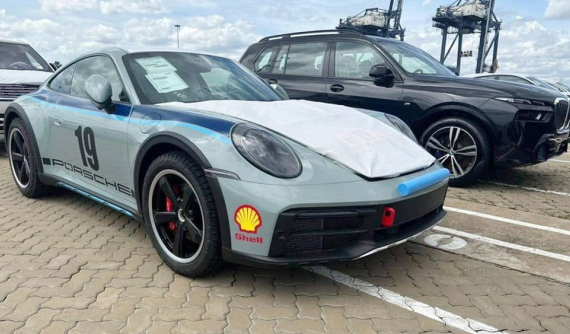 Xe thể thao giới hạn Porsche 911 Dakar 2023 thứ 2 về Việt Nam: Chủ xe tuyên bố sẽ mang đi "phượt" sang châu Âu