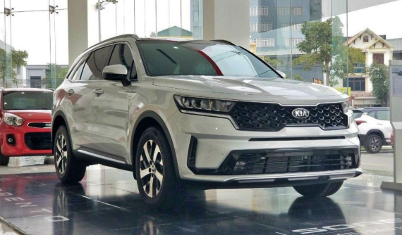 Đại lý giảm giá cho Kia Sorento để đẩy hàng tồn, giá chỉ còn từ 949 triệu đồng