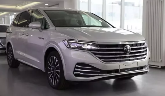 Đại lý Việt Nam nhận cọc Volkswagen Viloran - đối thủ mới dành cho Kia Carnival