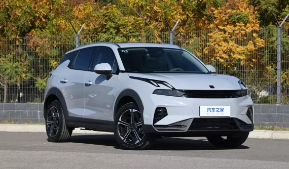 Đánh giá nhanh Lynk & Co 06 PHEV: SUV cỡ nhỏ thiết kế độc đáo, "ăn xăng" 4,98 lít/100 km