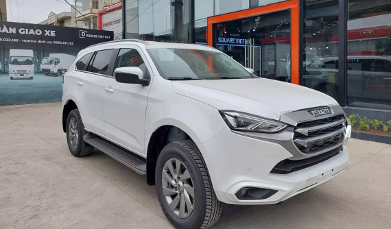 Xả hàng tồn, Isuzu MU-X được giảm giá xuống còn 770 triệu đồng, rẻ hơn cả SUV cỡ B