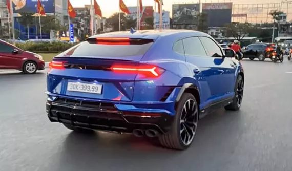 Lại thêm 1 xe Lamborghini được đăng ký biển trúng đấu giá cao, lần này là biển 30K-399.99 có giá 2,73 tỷ đồng