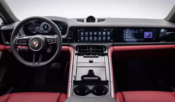 Porsche Panamera 2024 được hé lộ nội thất với thiết kế giống Cayenne và có 4 màn hình cỡ lớn