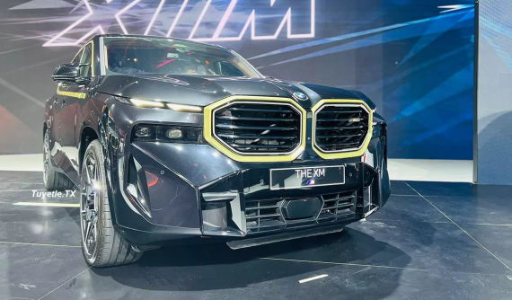 SUV hạng sang cỡ lớn BMW XM lần đầu tiên được bán ở Việt Nam, giá lên đến gần 11 tỷ đồng