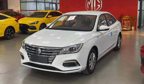 Sedan hạng C rẻ nhất Việt Nam MG5 MT nhận ưu đãi tại đại lý, giá chỉ còn 374 triệu đồng