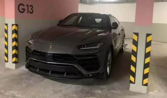 Siêu SUV Lamborghini Urus mới tinh được rao bán chỉ bằng biển trúng đấu giá 51K-888.88, hấp dẫn dữ chưa?