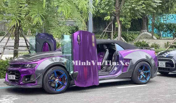 Chevrolet Camaro mui trần biển tứ quý 3 của đại gia Cần Thơ với gói độ trăm triệu đồng, cửa xe như Koenigsegg