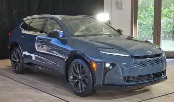 Vén màn Toyota Crown Signia 2024 - xe sắp thay đàn anh Venza để đối đầu Hyundai Santa Fe và Kia Sorento