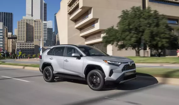 Toyota đánh bại Mercedes-Benz và BMW để trở thành thương hiệu ô tô giá trị nhất thế giới