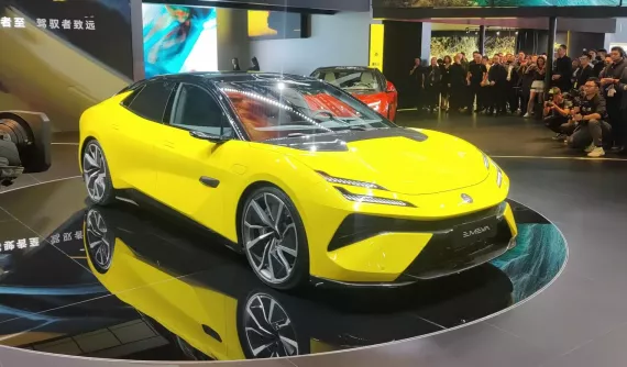 Chi tiết Lotus Emeya mới ra mắt tại hàng xóm của Việt Nam: Sedan điện tăng tốc hơn siêu xe, sạc 5 phút chạy được 180 km