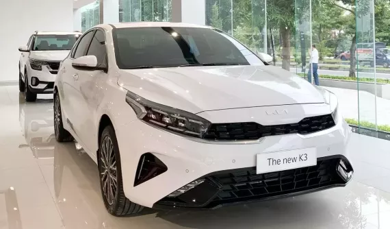 Đại lý xả kho, giảm giá cho Kia K3 xuống còn gần 470 triệu đồng, rẻ hơn cả sedan hạng B