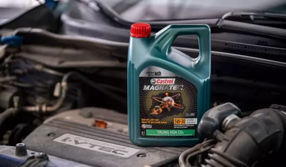 6 lầm tưởng phổ biến về dầu nhớt động cơ và những điều cần biết khi thay dầu cho xế cưng