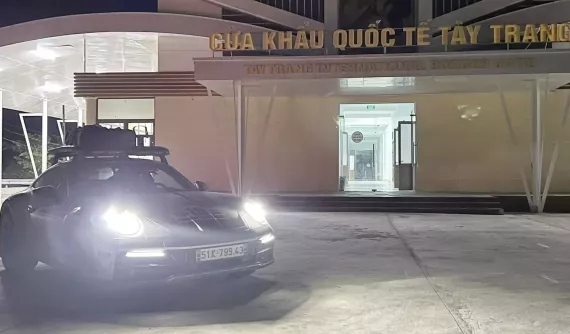 3 tháng phượt Trung Quốc - Mông Cổ, chiếc Porsche 911 Dakar 2023 đã đặt chân về Việt Nam qua cửa khẩu ở Điện Biên