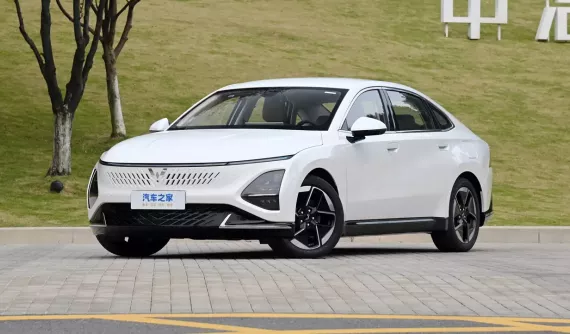 Đánh giá nhanh Wuling Starlight: Sedan mới chỉ có giá hơn 300 triệu đồng, liệu có được mang về Việt Nam bán cùng Hongguang Mini EV?