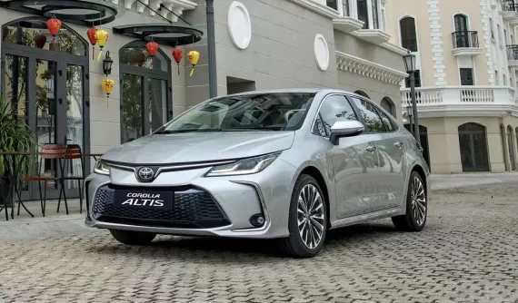Doanh số sedan hạng C tháng 11/2023: Toyota Corolla Altis "thụt lùi", bán kém cả Honda Civic
