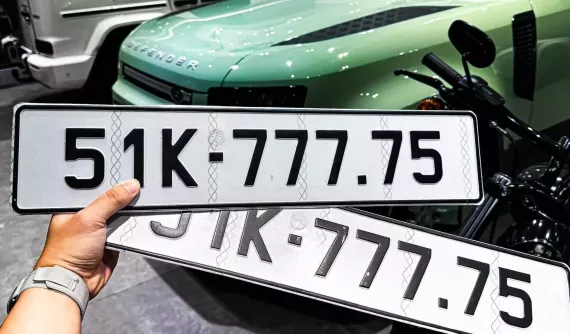 Đại gia Bình Dương mua 2 chiếc Land Rover Defender 75th Limited Edition tậu biển 51K-777.75