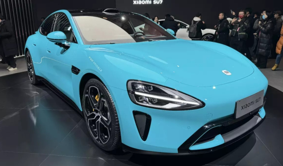 Xiaomi SU7 chính thức trình làng với thiết kế thể thao, công nghệ ngập tràn, chạy được 220 km sau 5 phút sạc