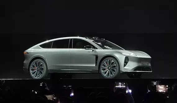 Ra mắt Nio ET9 - sedan thuần điện cỡ lớn, có thể chạy 255 km sau 5 phút sạc hoặc đổi pin sau 3 phút