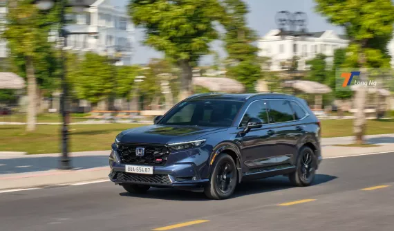 Đánh giá "xe của năm" Honda CR-V e:HEV: đắt nhưng đáng, dễ gây “nghiện” cho người mê lái