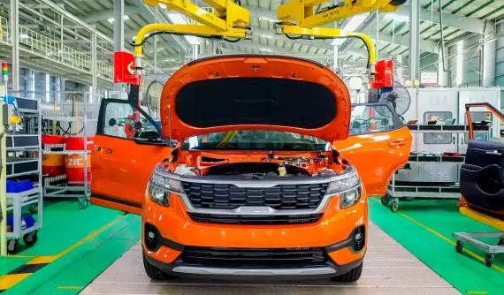 Nhà phân phối xe Kia, Mazda và BMW đề xuất tiếp tục giảm 50% lệ phí trước bạ trong năm 2024