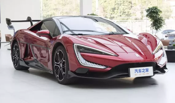 Đánh giá nhanh Yangwang U9: Siêu xe điện với 1.100 mã lực, chạy chỉ 3 bánh, xoay 360 độ, nhún nhảy, giá ngang BMW Z4 ở Việt Nam