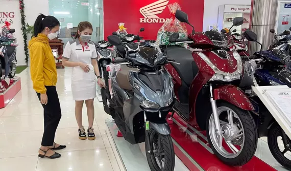 Người Việt mua ít xe máy hơn trong năm 2023