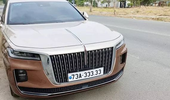 Đại gia đăng ký biển số 73A-333.33 trúng đấu giá gần 2,5 tỷ đồng cho chiếc xe "Rolls-Royce của Trung Quốc"