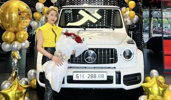 Đại gia thịt heo Bình Dương tậu Mercedes-AMG G63, đăng ký luôn biển 61K-288.88 trúng đấu giá 745 triệu đồng