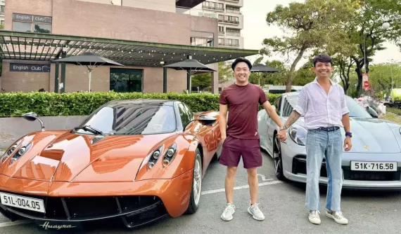 Mới được bố sang tên xe Pagani Huayra, Minh "Nhựa" liền rủ Cường "Đô-la" đi dạo cùng tiết lộ động trời