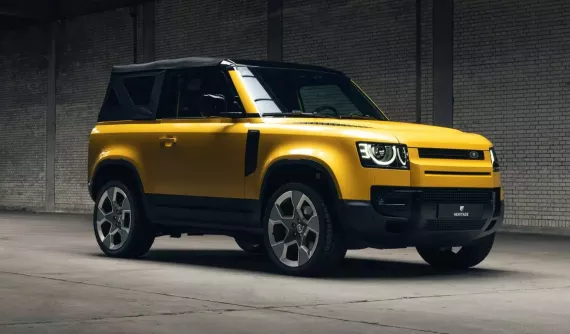 Nhiều tiền có thể mua được đủ thứ, Land Rover Defender mui trần xuất hiện nhưng tiền công đã 2,2 tỷ đồng