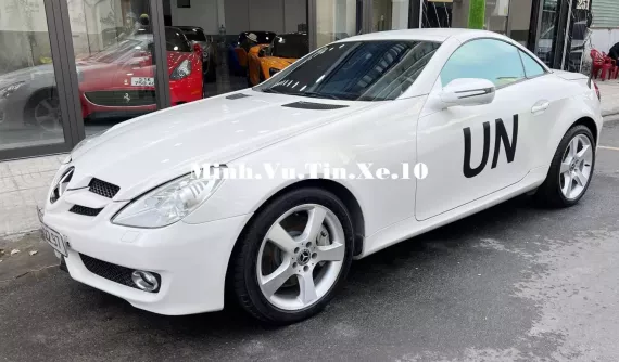 Không còn xuống phố cùng xe JDM, "Qua" Vũ cầm lái Mercedes-Benz SLK 350 trắng tinh đẹp mắt, garage vài chiếc như vậy
