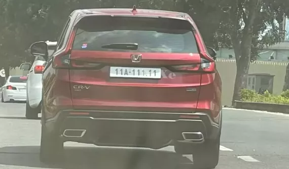 Lộ diện Honda CR-V có giá lăn bánh cao hơn cả giá xe Lexus LX600 hay Mercedes-Maybach GLS